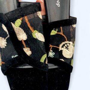 Black embroidered floral platform sandals #floral #embroidered 10 Styleloop